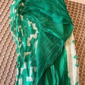 Old Navy Green & White Scarf, good condition